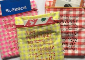 ナイン・ストーリーズ presents『タイニー・ファニチャー』グッズ 販売決定!